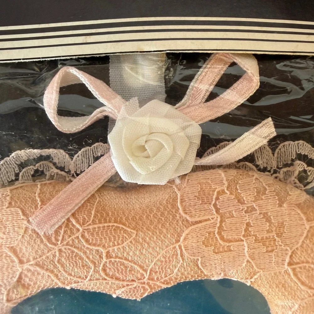 Set of 2 Vintage Grand Prix Victorian Style Heart Lace Photo Frames NOS Sealed